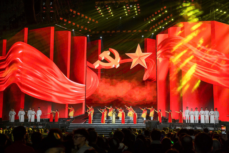 Rực rỡ chương trình “Hòa nhạc Ánh sáng - Chào năm mới 2026”